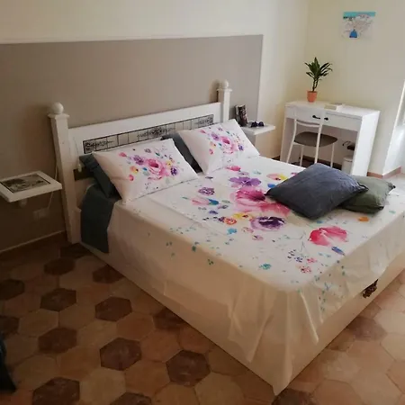 Exclusive Flat With Terrace And Barbecue Apartment